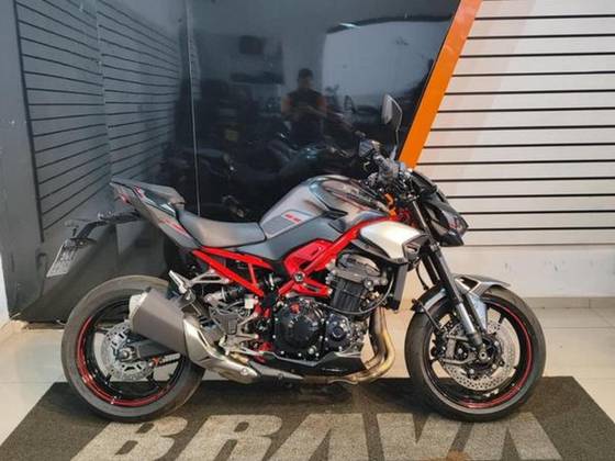 KAWASAKI Z900 